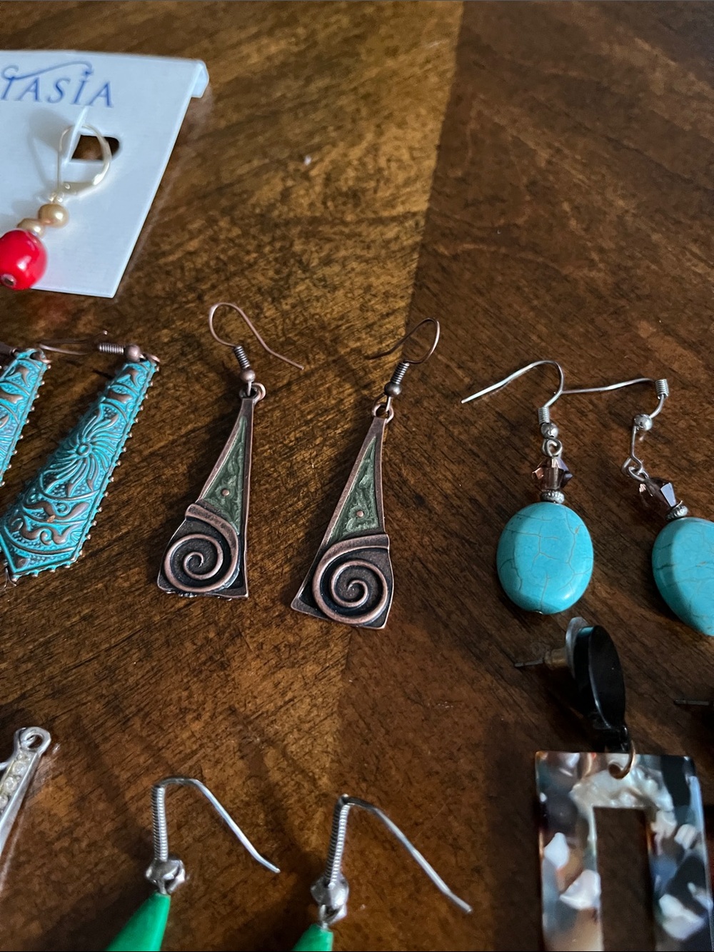 Assorted earring lot. Pierced - Picture 9 of 14